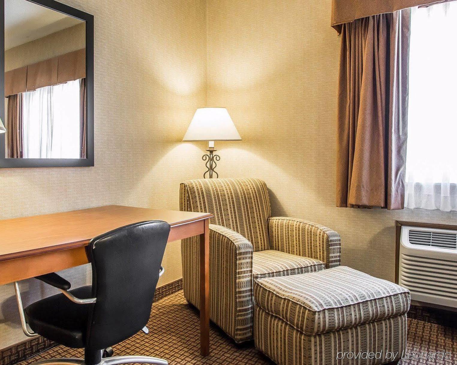 Days Inn By Wyndham Sidney Oh Exteriör bild