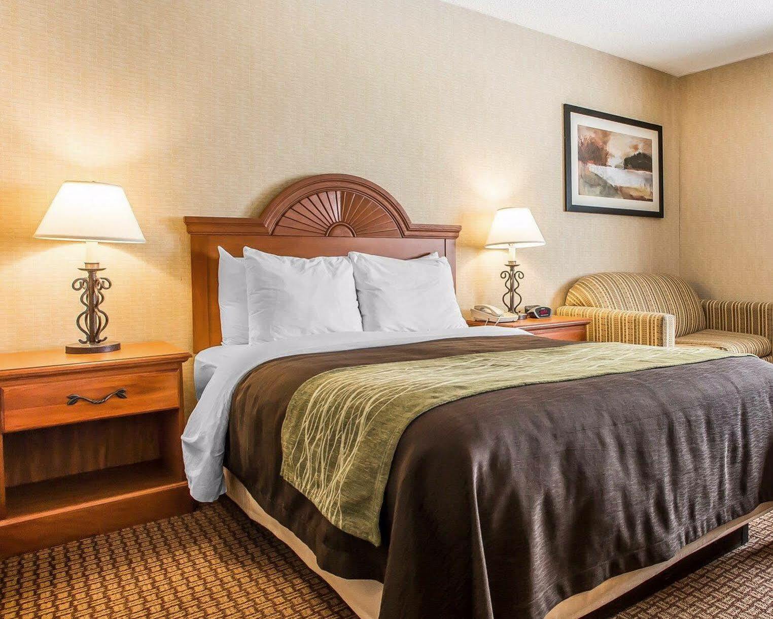 Days Inn By Wyndham Sidney Oh Exteriör bild
